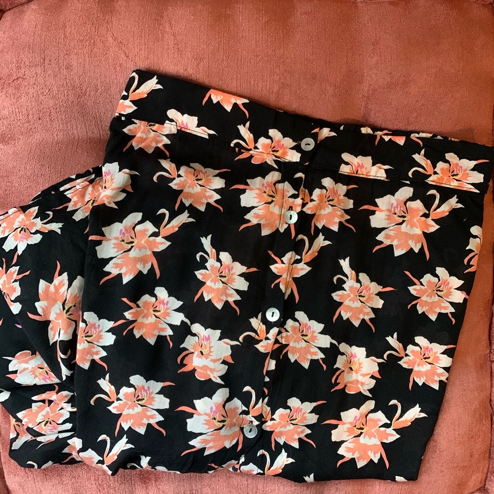 Beautiful Long Hawaiian Print Button Up Skirt
